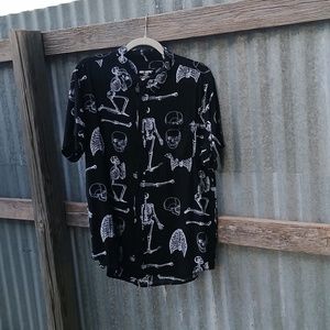 ⚜️ 3 for 16 Skeleton button up shirt  Hot Topic XL short sleeves.!